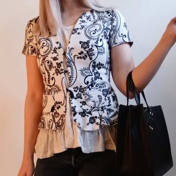 White House | Black Market Short Sleeved Jacket - Picture 8 of 11